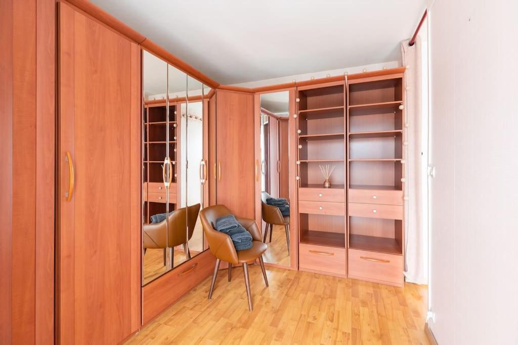 Appartement Spacieux/ Disneyland/Paris/Wifi/Bureau Champs-Sur-Marne Exteriér fotografie